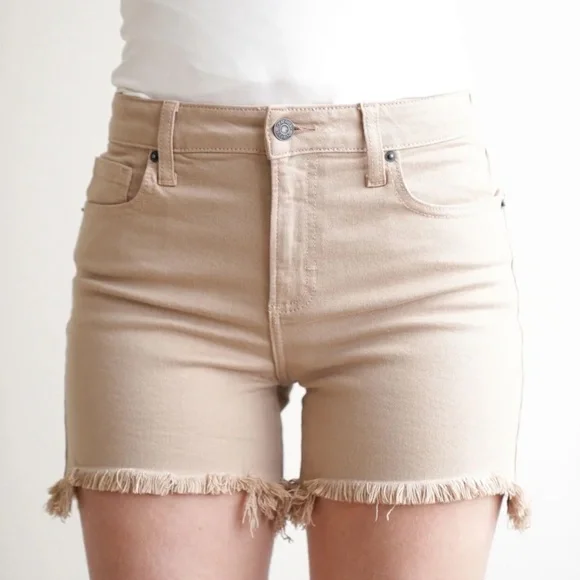 Carly Jean Revy Shorts - Picture 3 of 8
